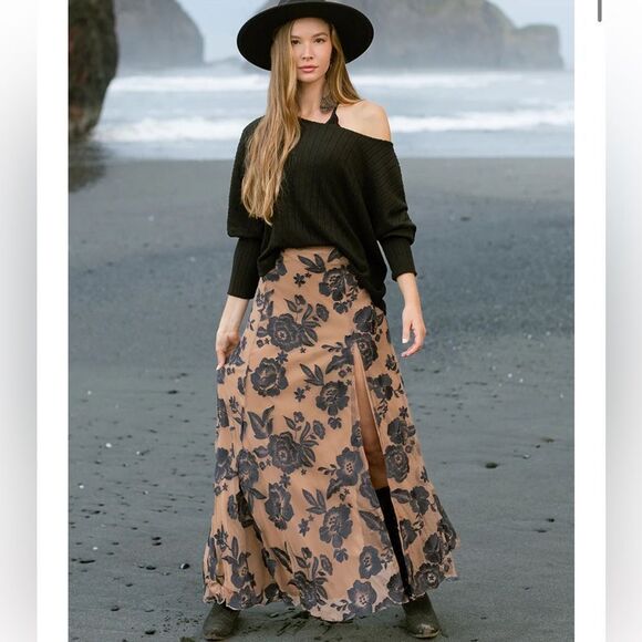 JoyFolie ALLURAH SKIRT IN CHARCOAL - Picture 1 of 15